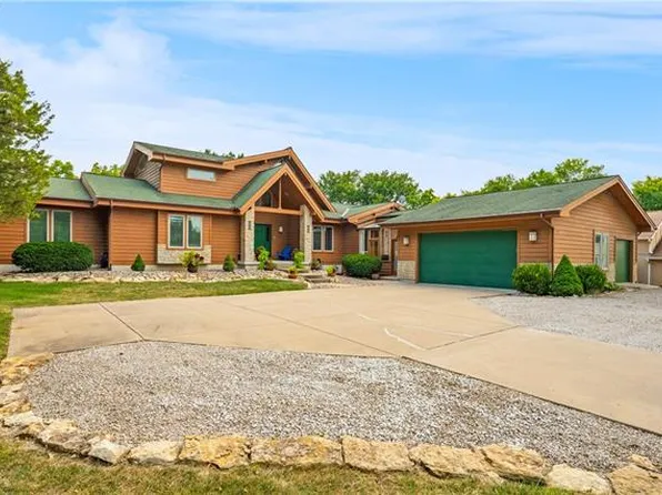 9521 W 53rd St, Merriam, KS 66203