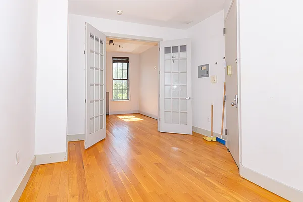 Rented by RENTBK LLC | media 4