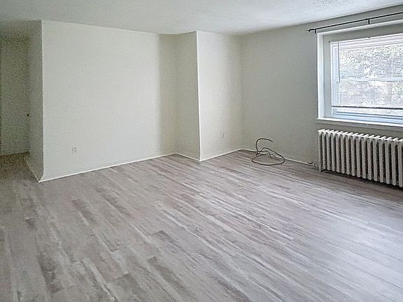 4th image of 169 College Ave APT 3