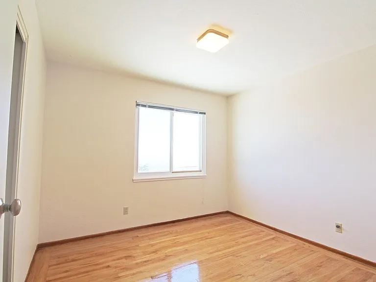 115 Rishell Dr — Photo 12