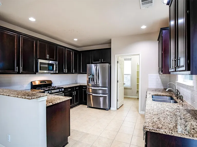 11508 Running Brush Ln — Photo 10