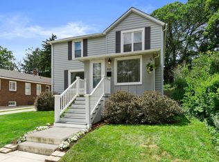 815 S 3rd St, St Charles, IL 60174