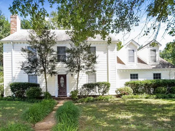 120 Shelley Renee Ln, Cordova, TN 38018