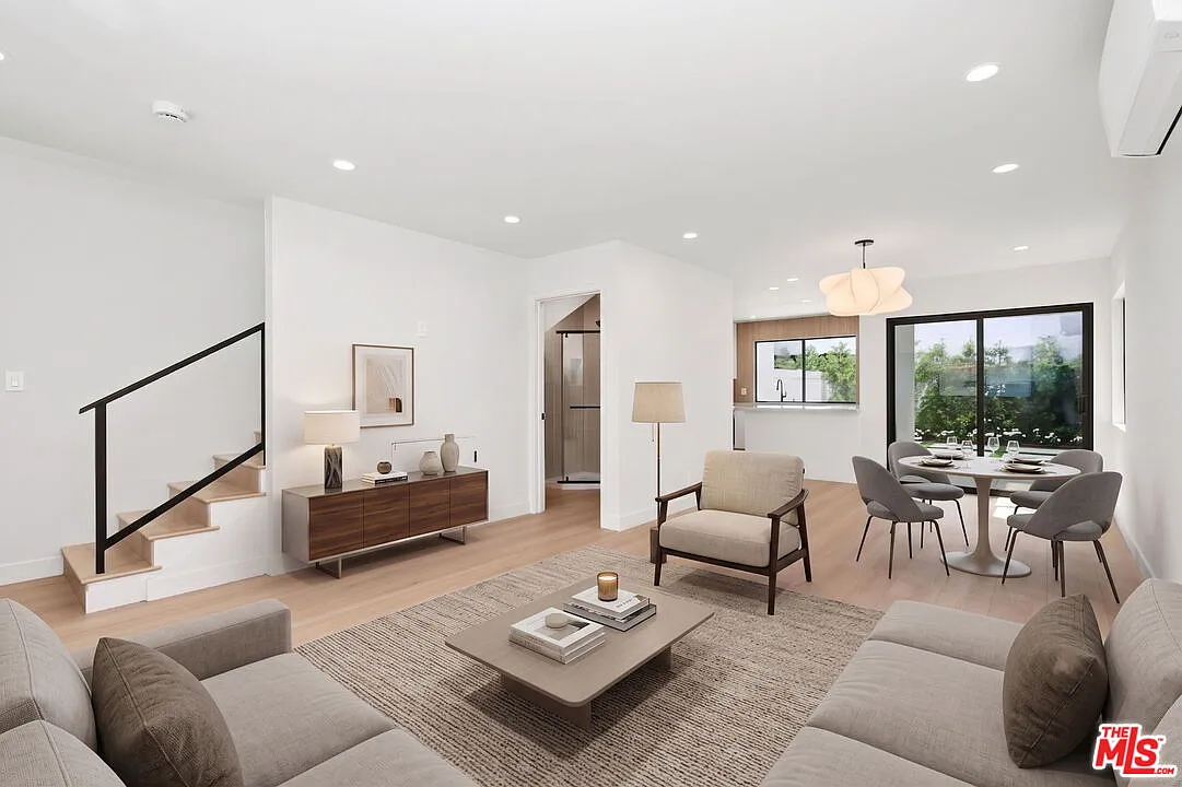 2 bed, 3.0 bath, 1300 sqft, $5,750 — Photo 3