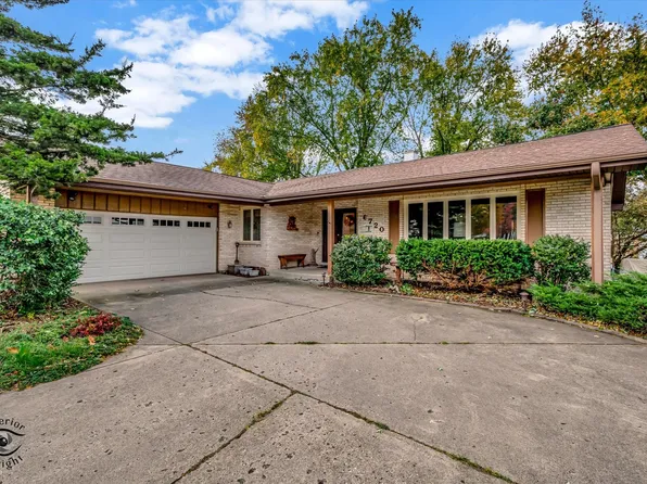 6720 Barrett St, Downers Grove, IL 60516