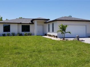 1326 SW Santa Barbara Pl, Cape Coral, FL 33991