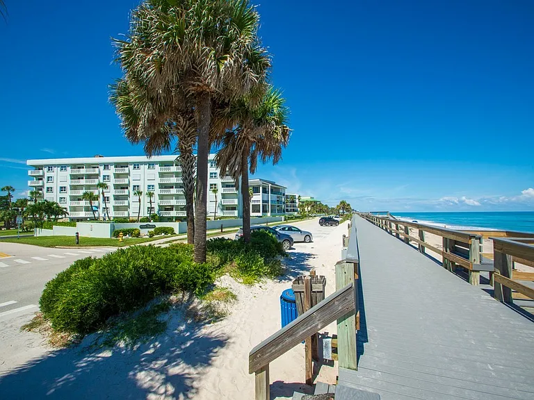 4049 Ocean Dr #204 — Photo 27