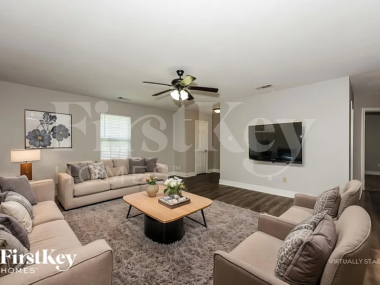 607 Lentisco Dr — Photo 3