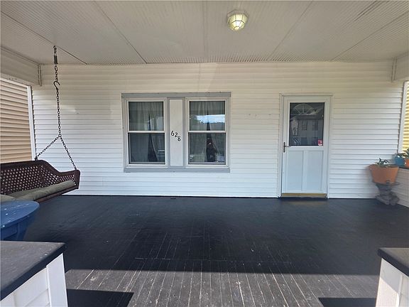 4th image of 628 Hawthorne Ave