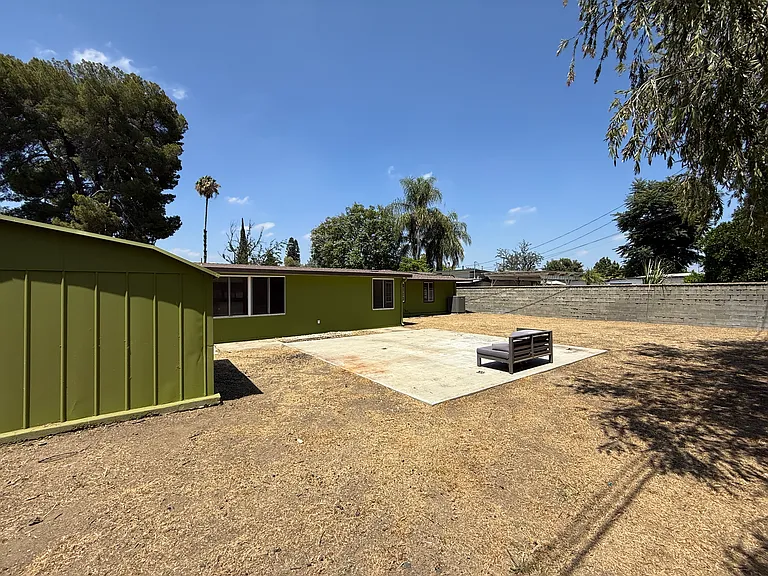 19516 Ingomar St — Photo 36