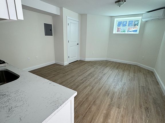 4th image of 137 Sommer Ave #Basement