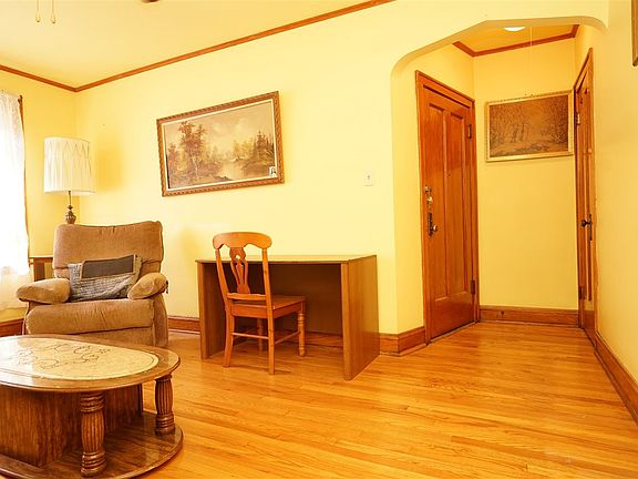 2nd image of 2948 N Laramie Ave #8