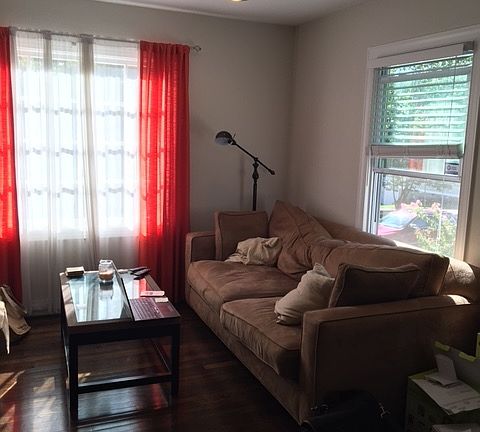 5th image of 303 Chamberlin St