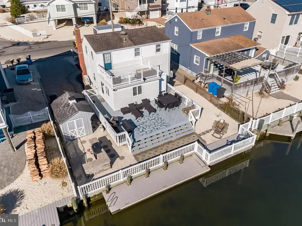 1112 Walter Blvd, Manahawkin, NJ 08050