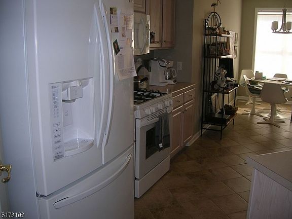 5th image of 2103 Franklin Ln #2103