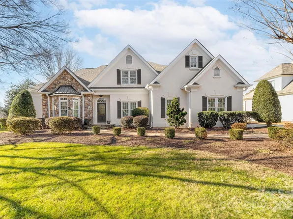 19001 Peninsula Club Dr, Cornelius, NC 28031