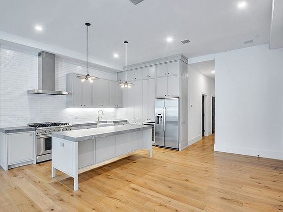 4th image of 45 White St APT 5a