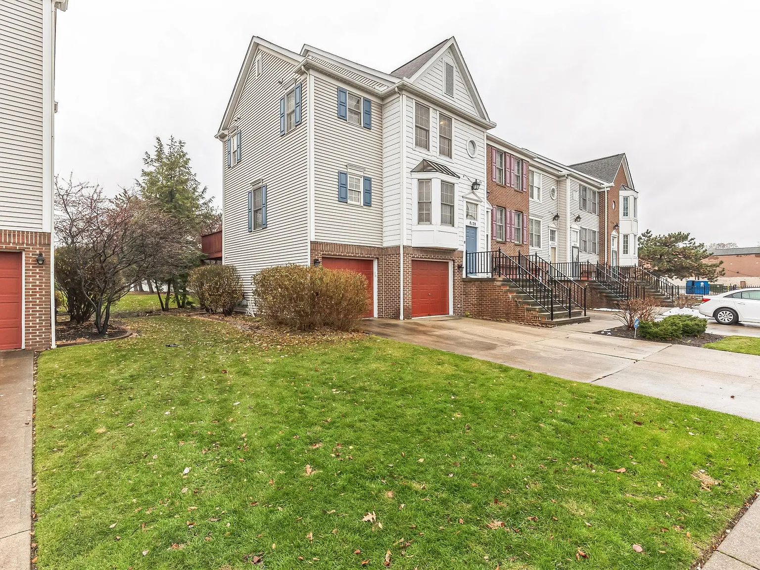 3 bed, 2162 sqft, $2,575 — Photo 1