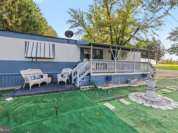 458 Clover Dr, York, PA 17406
