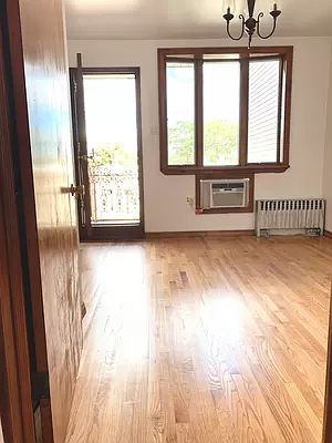 2nd image of 89 Diamond St #W