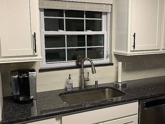 4th image of 1015 W Forest Blvd