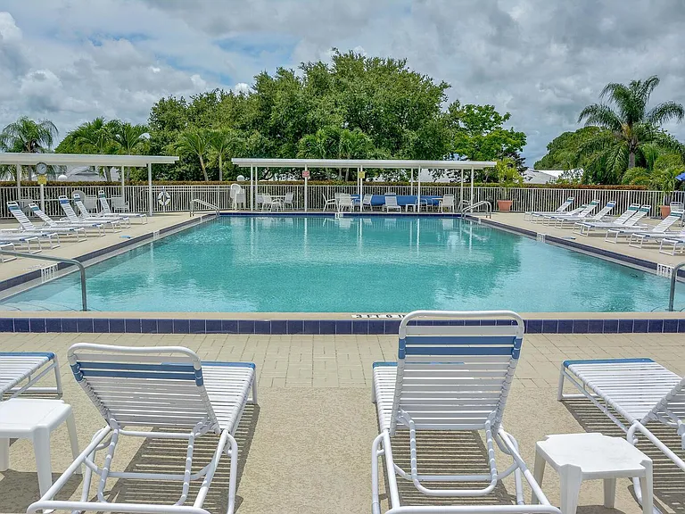 18081 SE Country Club Dr #26-256 — Photo 23