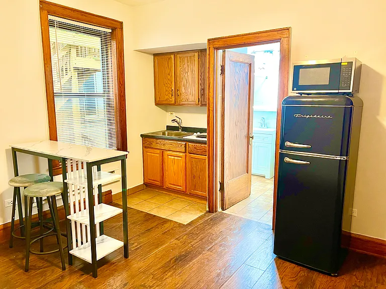 915 W Sheridan Rd #6 — Photo 9