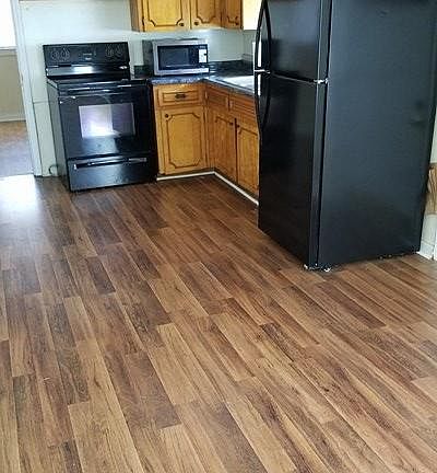 3rd image of 6 Hillcrest Dr W
