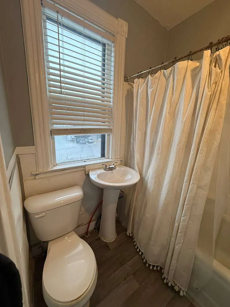 2 bed, $1,250 — Photo 4