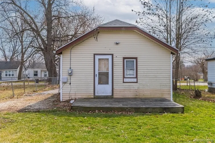 1377 Allen St — Photo 15