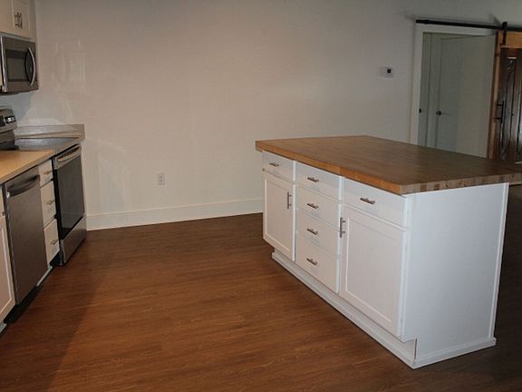 2nd image of 4399 Market St