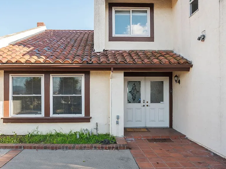 Crest Vista Dr — Photo 14