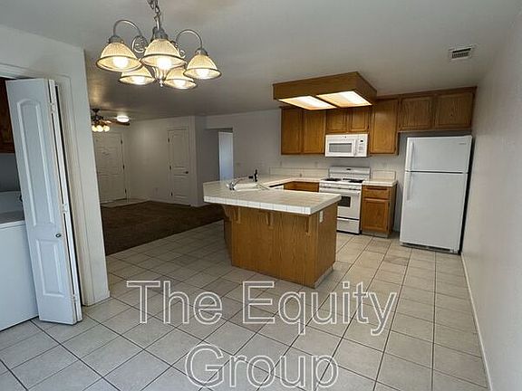 5th image of 2660 W Lark Ave
