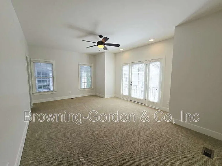 4017 Elkins Aly — Photo 17