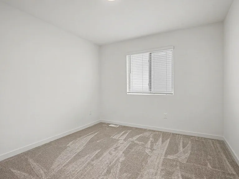 1635 Reagan Dr — Photo 16