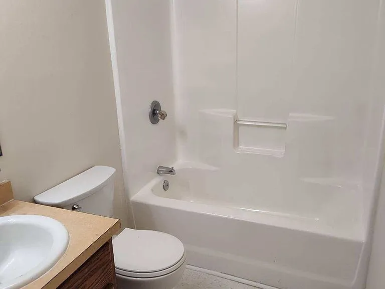 1023 Butler Ln — Photo 3