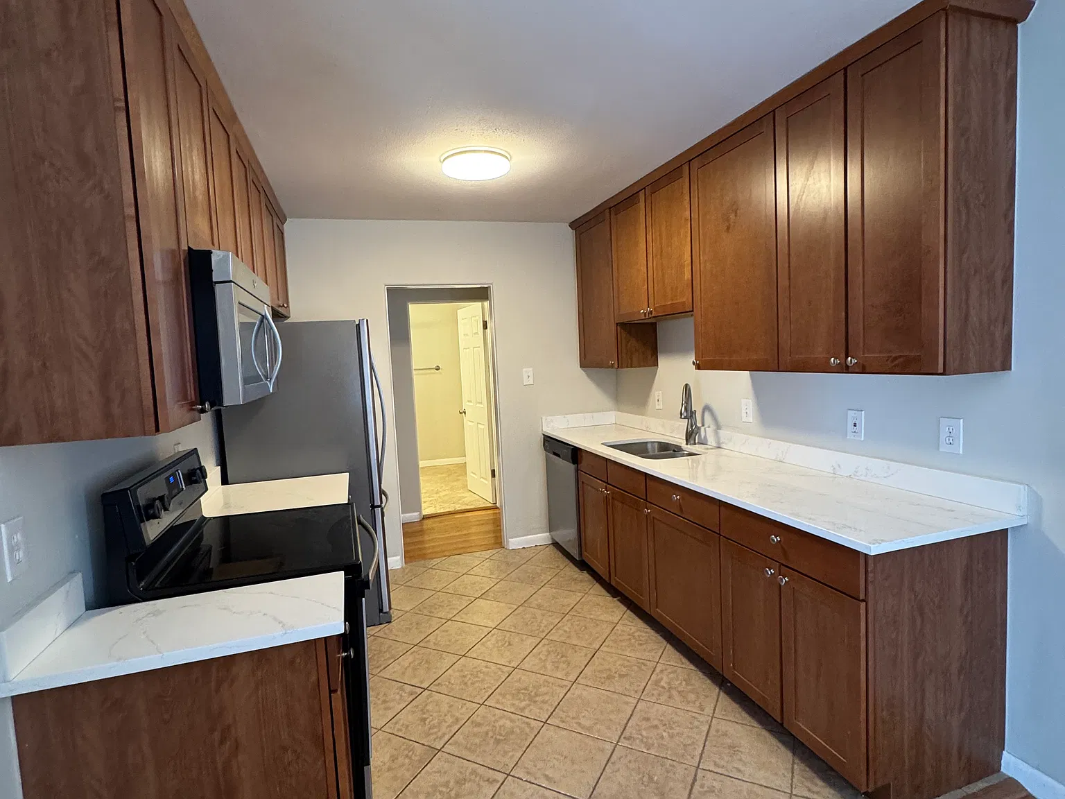 2 bed, 1056 sqft, $1,900 — Photo 1
