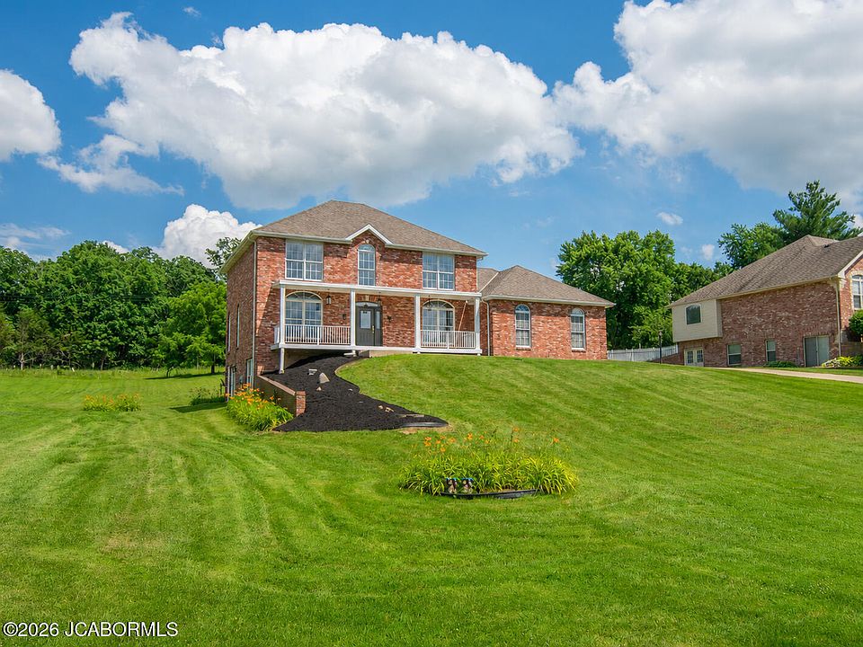 1st image of 2811 Foxdale Dr
