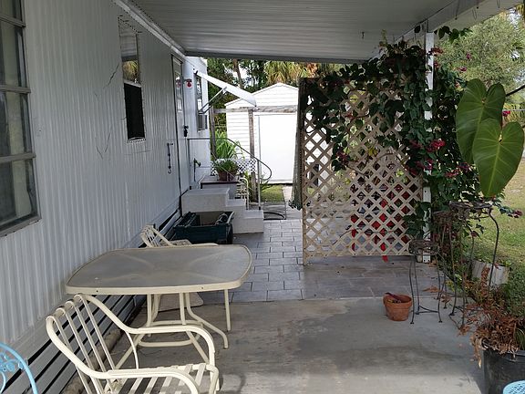 2nd image of 4764 NE Blue Heron Ln