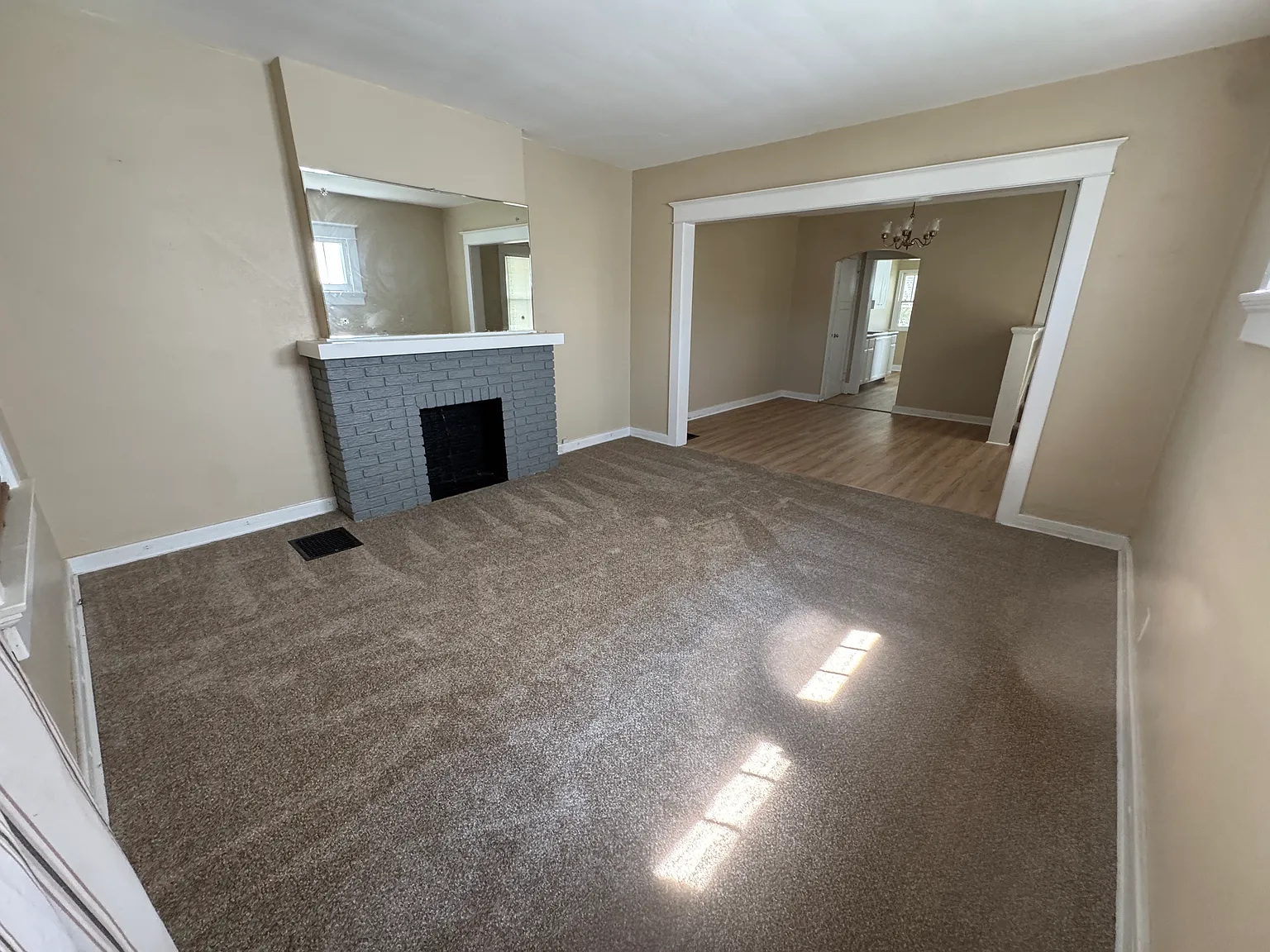 3 bed, $950 — Photo 1
