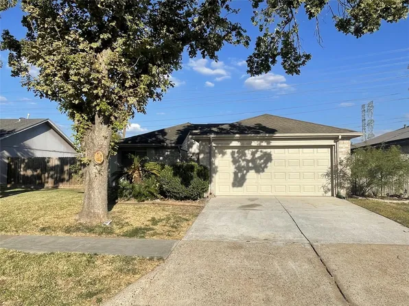2915 Garden Ln, Sugar Land, TX 77479