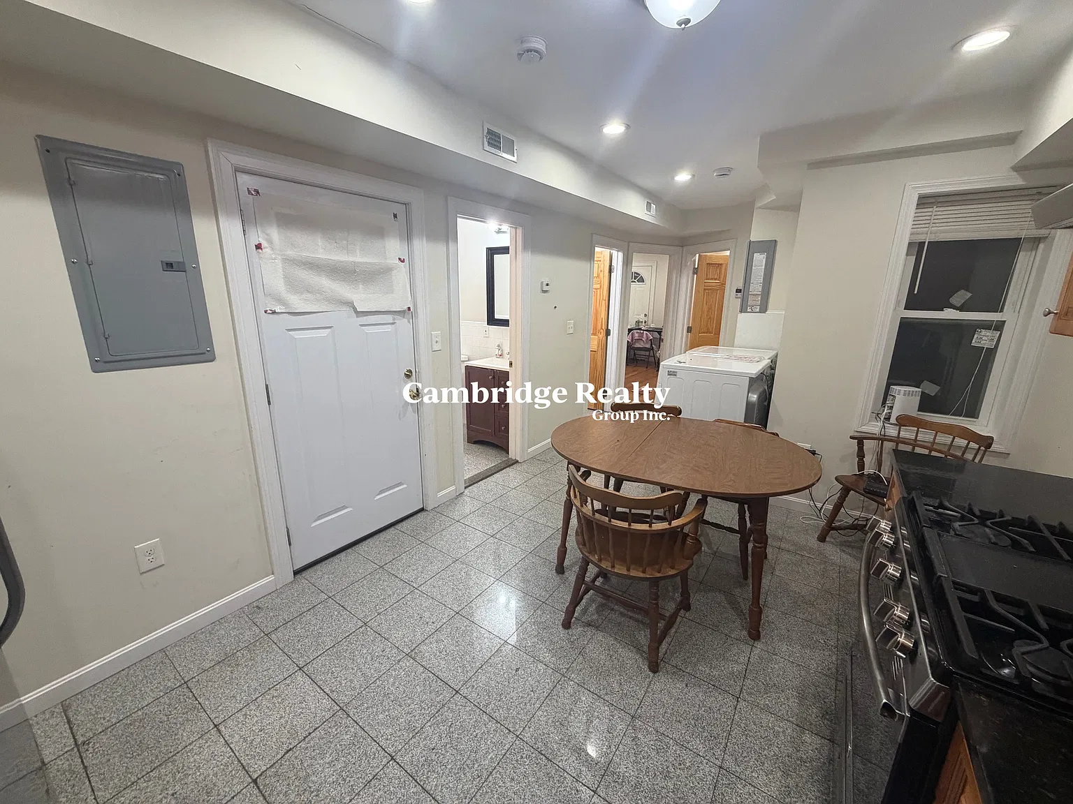 4 bed, 2.0 bath, 1000 sqft, $4,950 — Photo 3
