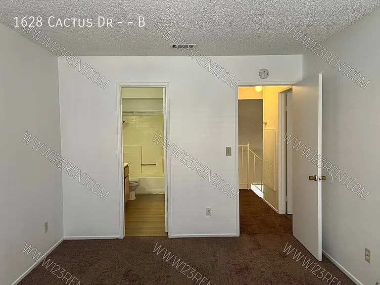 1628 Cactus Dr #B — Photo 10