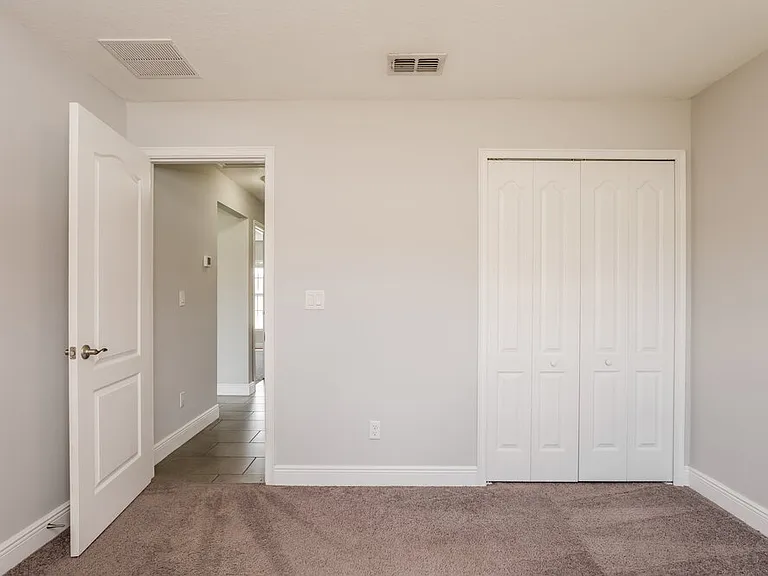 433 Bloomfield Dr — Photo 13