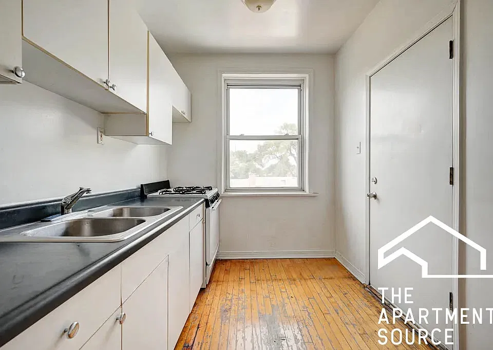 3021 W Wellington Ave #3