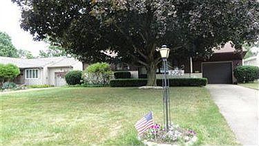 1st image of 3229 Glen Oaks Dr