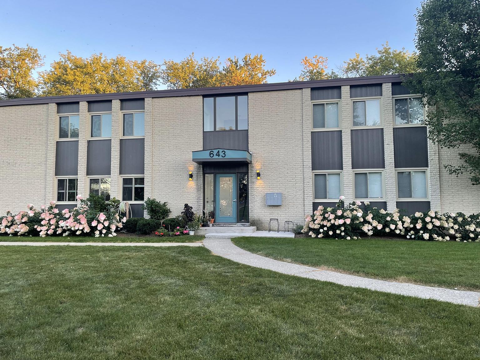 645 W Park Ave, Libertyville, IL 60048 Zillow