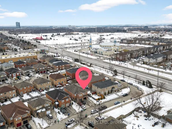71 Roadmaster Ln, Brampton, ON L7A 3A7