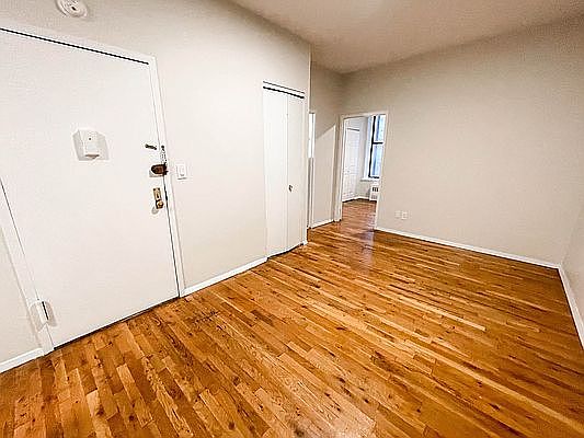 2nd image of 953 Amsterdam Ave #1A