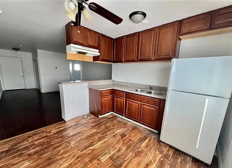 581 Northrop Ave #1 — Photo 3